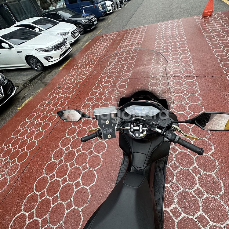 pcx125 22년식 블랙 차량 판매합니다--6