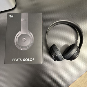 apple beats solo3