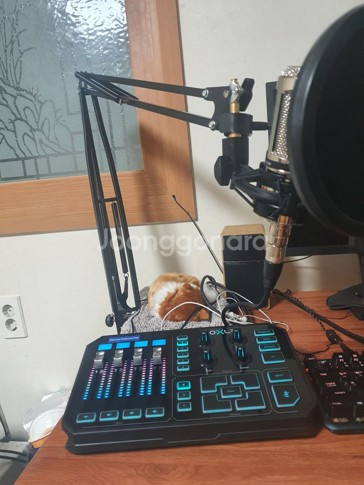 goxlr 방송필수 오인페 , at2020마이크 팝니다--3