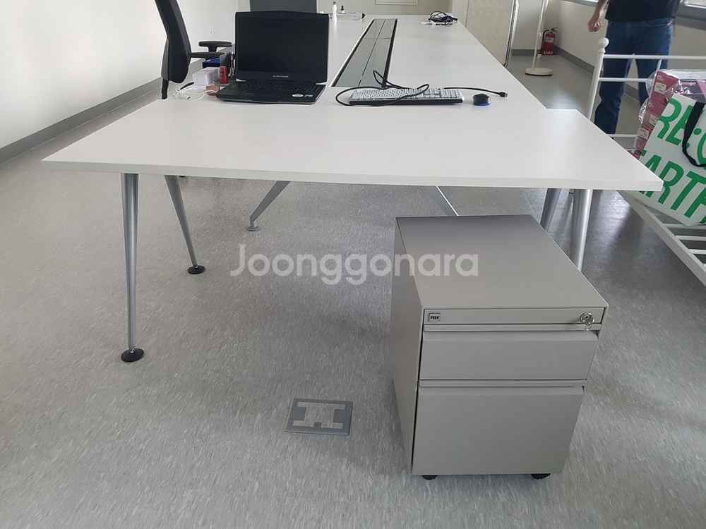 명품 Hermanmiller(허먼밀러) A-bak책상--1
