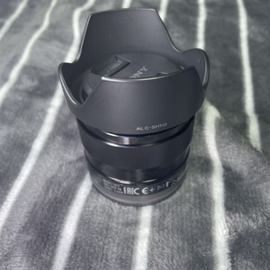 Sony E 35mm F1.8 oss