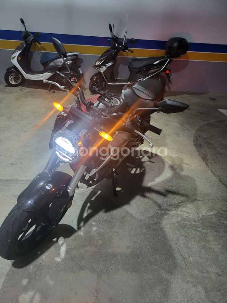 CB125R--2