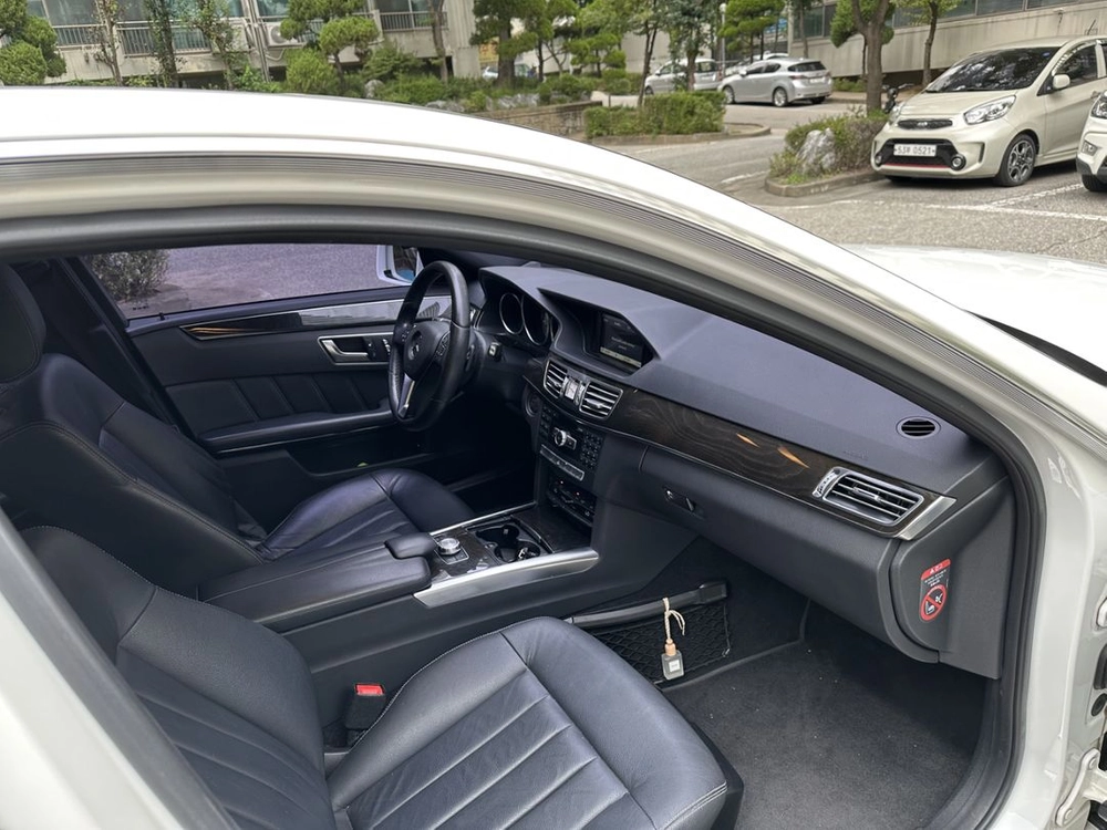 벤츠 E220 CDI 2014년식 이미지