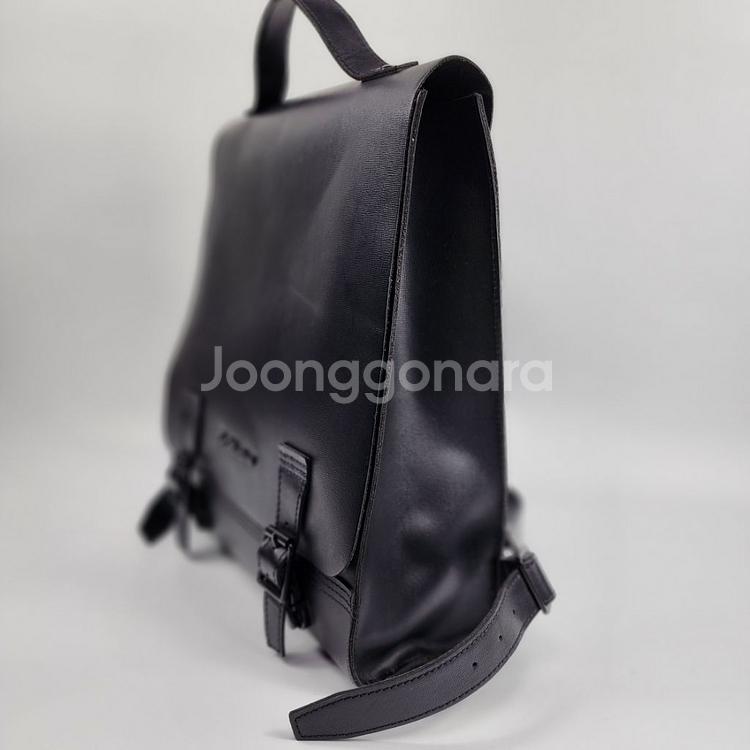 정품 닥터마틴 백팩 통가죽 상태최상--1