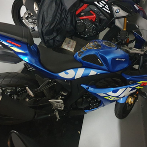 23년식 Gsx r125 3무 8월말 출고 신차급 팜.