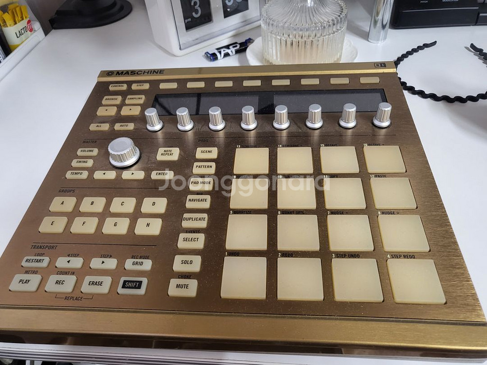 NI maschine mk2 리미티드 에디션 골드--0