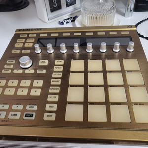 NI maschine mk2 리미티드 에디션 골드