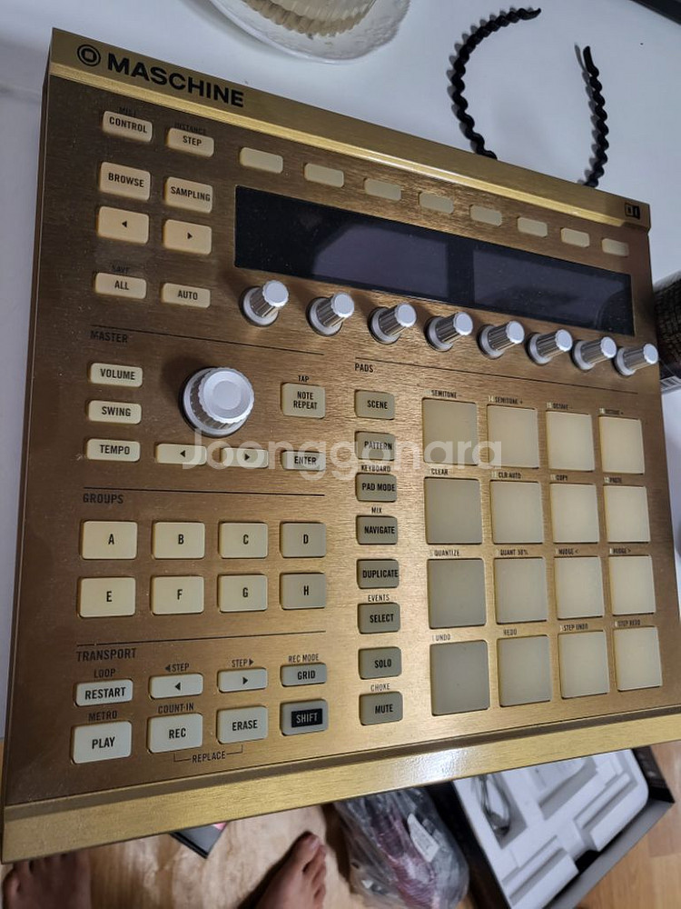 NI maschine mk2 리미티드 에디션 골드--1