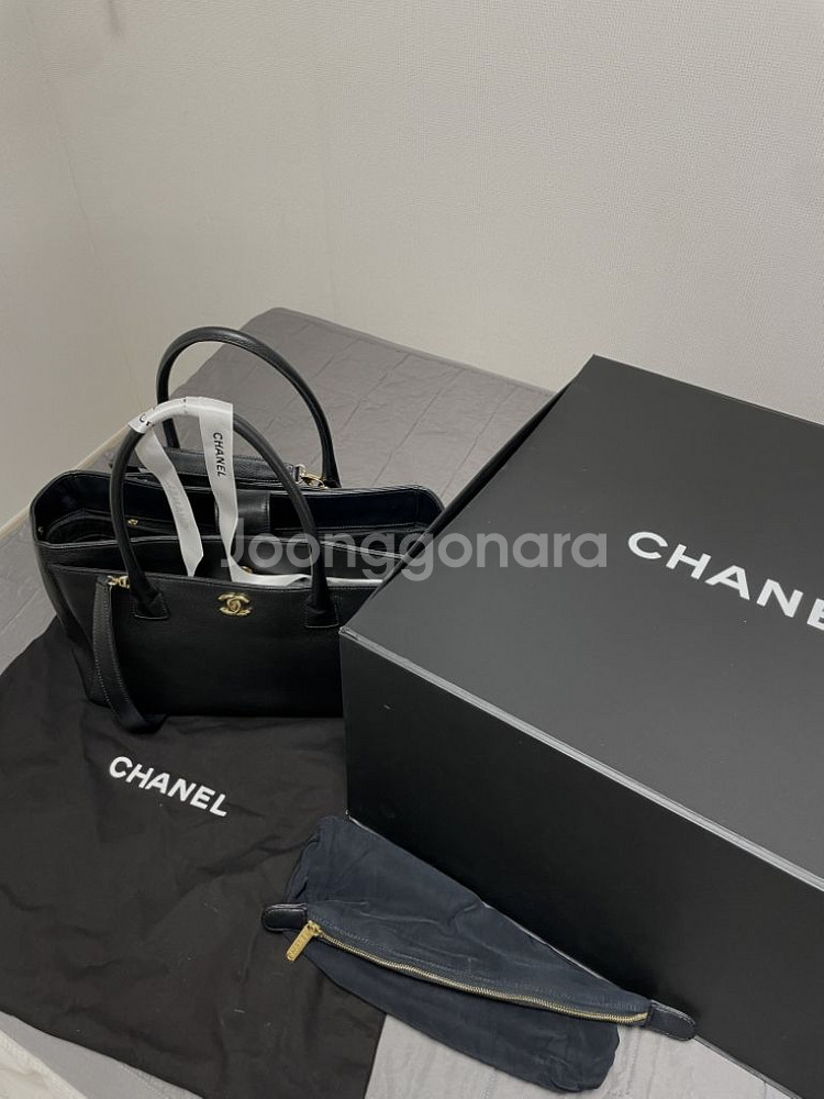 샤넬 서프백 금장 18번대--6