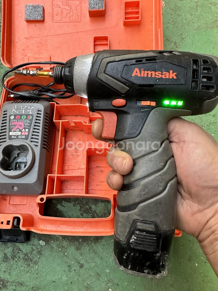 아임삭 충전드릴 판매합니다. (상태: 본체 얼마사용하--1