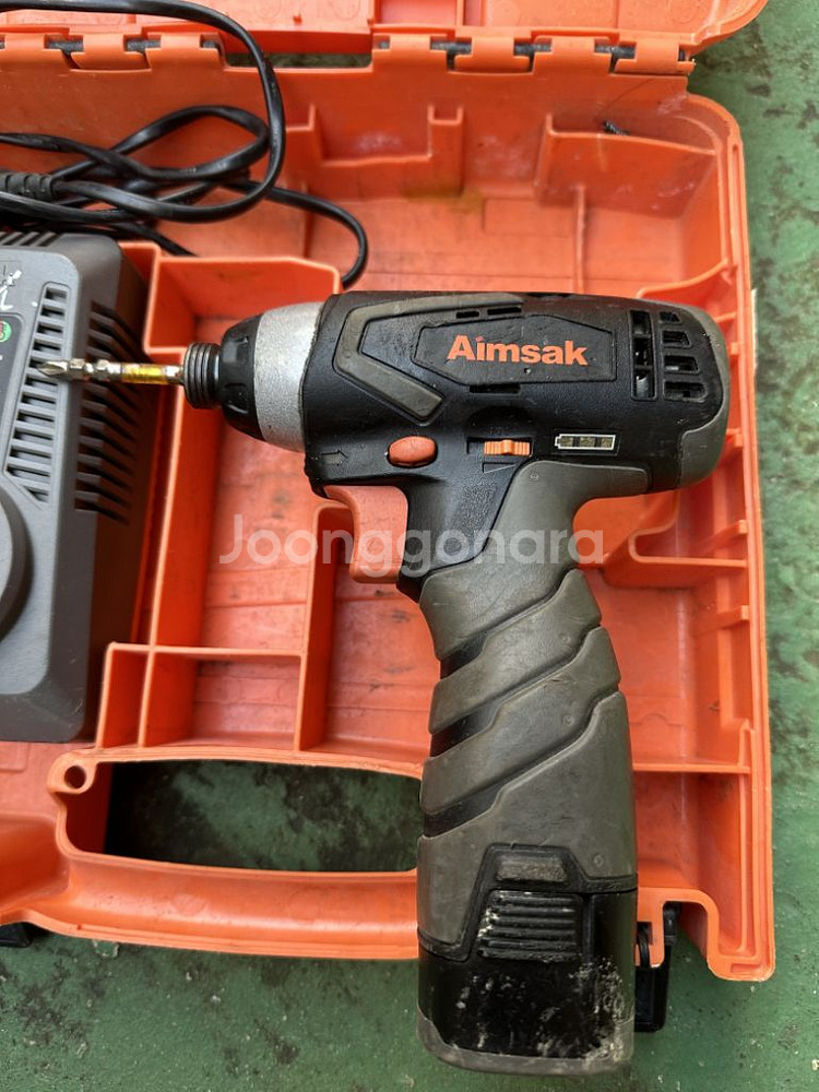 아임삭 충전드릴 판매합니다. (상태: 본체 얼마사용하--3