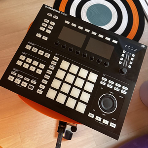 Maschine Studio Black 머신 스튜디오