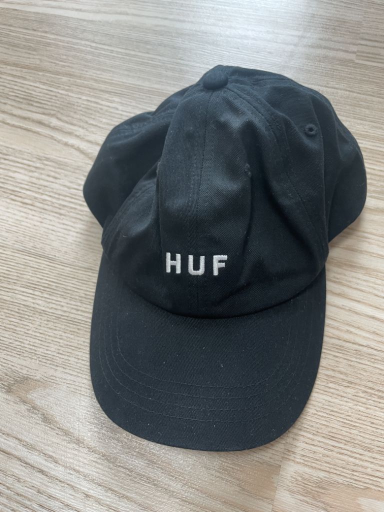 HUF 브랜드 모자