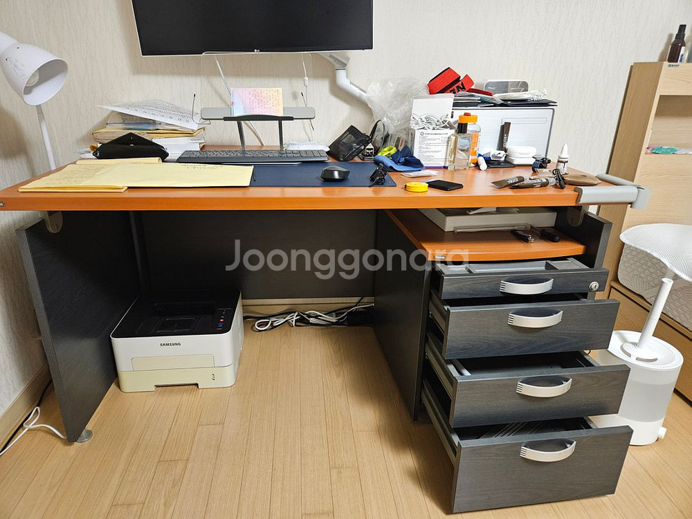 일룸 책상 및 서랍장 팝니다(합계 3만원)--0