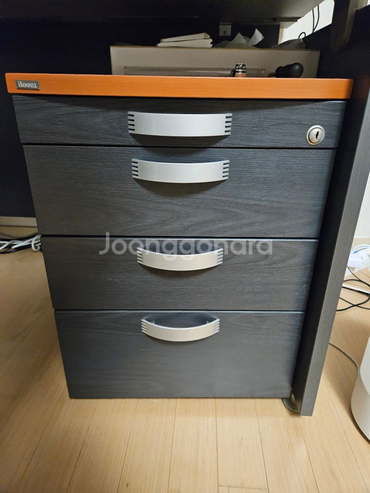 일룸 책상 및 서랍장 팝니다(합계 3만원)--3