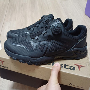 트렉스타 270 (블랙) 기능성 신발