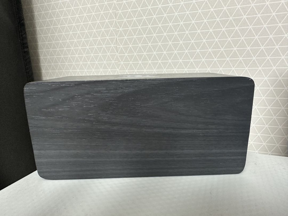 무선충전되는 탁상 LED시계--0