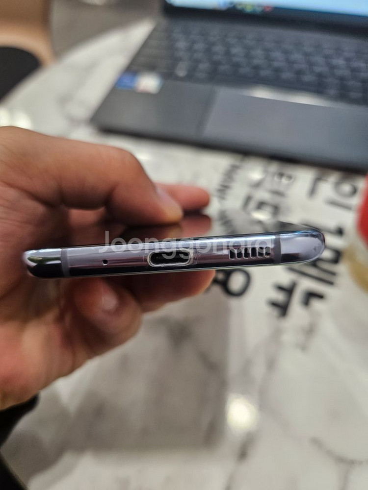 갤럭시 S20플러스(+) 액정파손(부분터치, 멍조금)--3