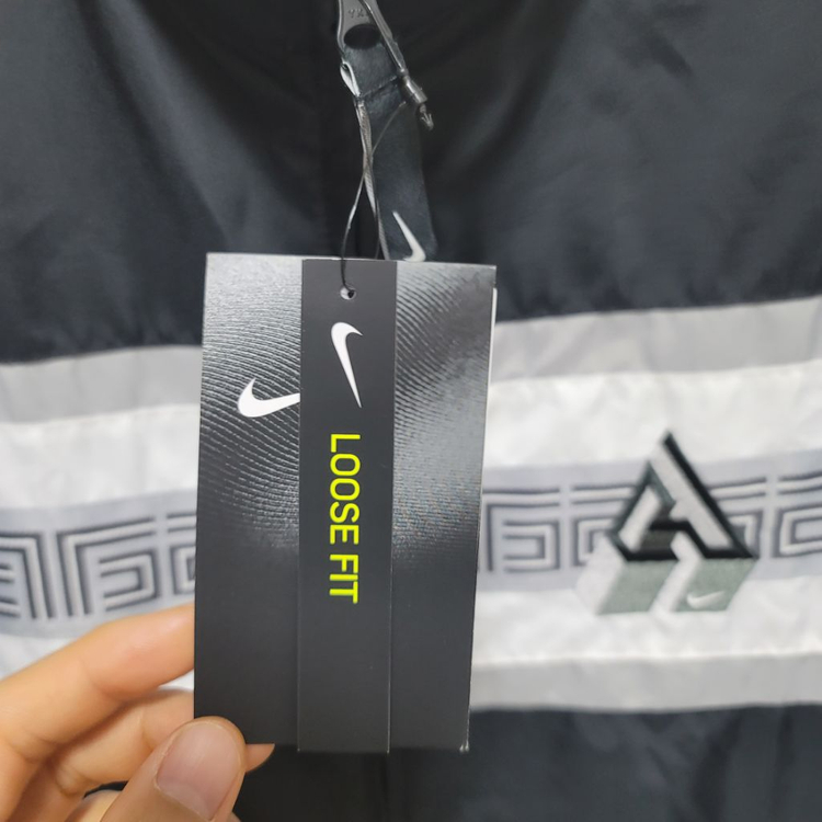 (새상품)나이키 야니스 트랙 오버핏 집업 자켓 M사이즈--8