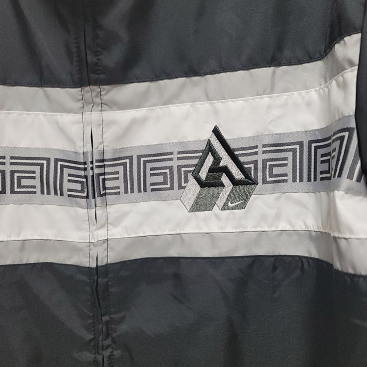 (새상품)나이키 야니스 트랙 오버핏 집업 자켓 M사이즈--9