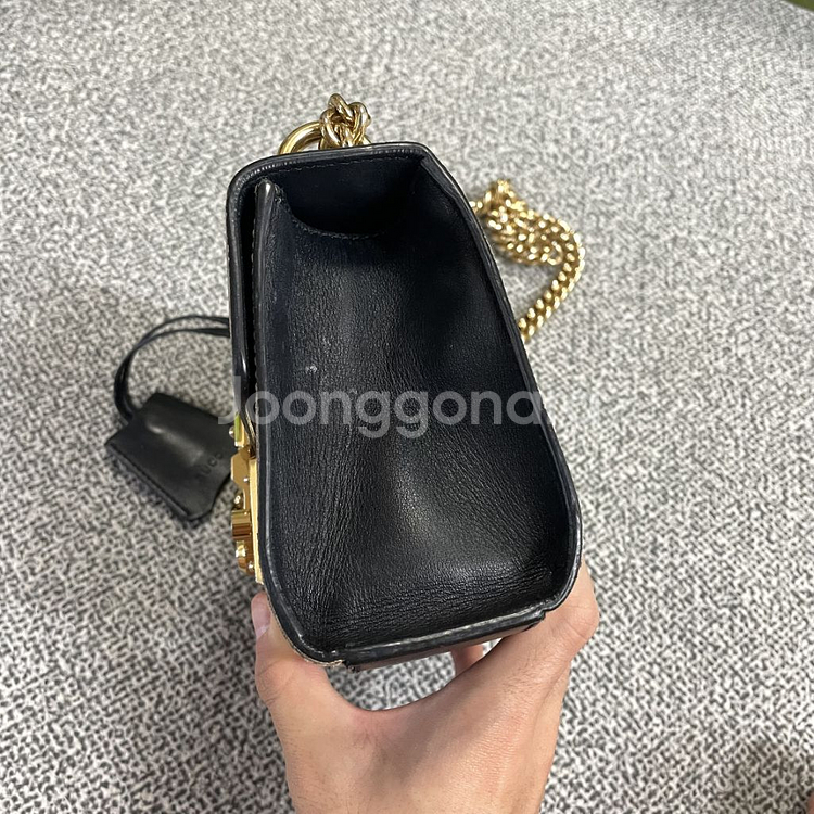 구찌 GG 패들락 슈프림 스몰 크로스 바디 백 비스타--2
