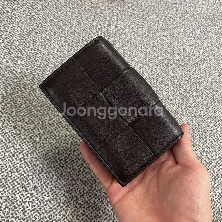 보테가베네타 맥시 인트레치아토 플랩 카드지갑 폰덴테--2