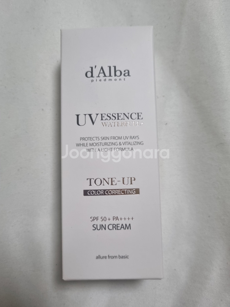 (새제품)달바 워터풀 톤업 선크림 50ml--1