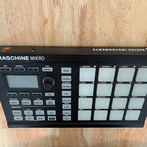 MASCHINE MIKRO MK2 컨트롤러