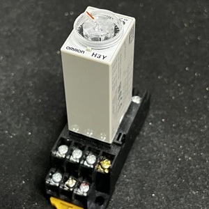 Omron H3Y-4 Timer