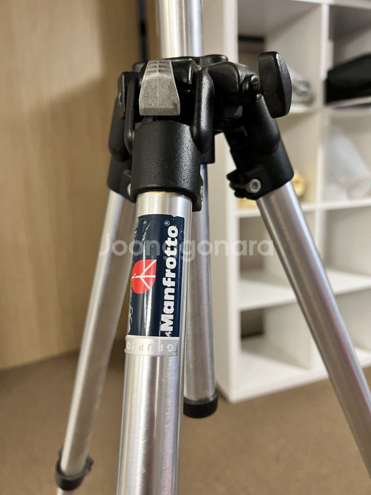 맨프로토 삼각대와 카메라 거치대--1