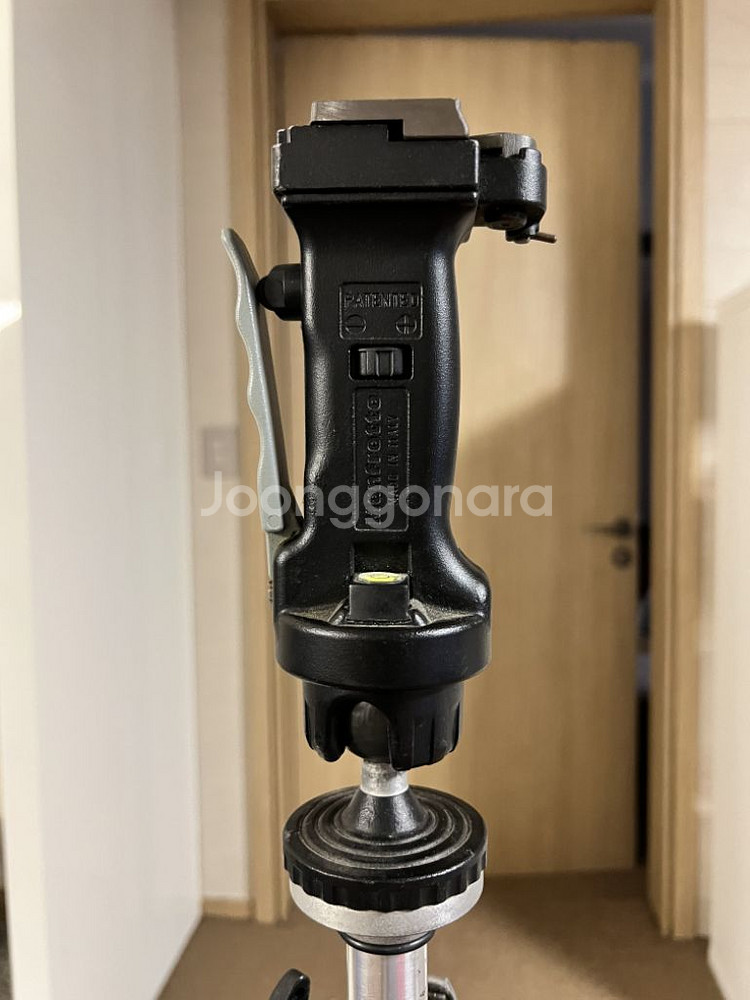 맨프로토 삼각대와 카메라 거치대--3