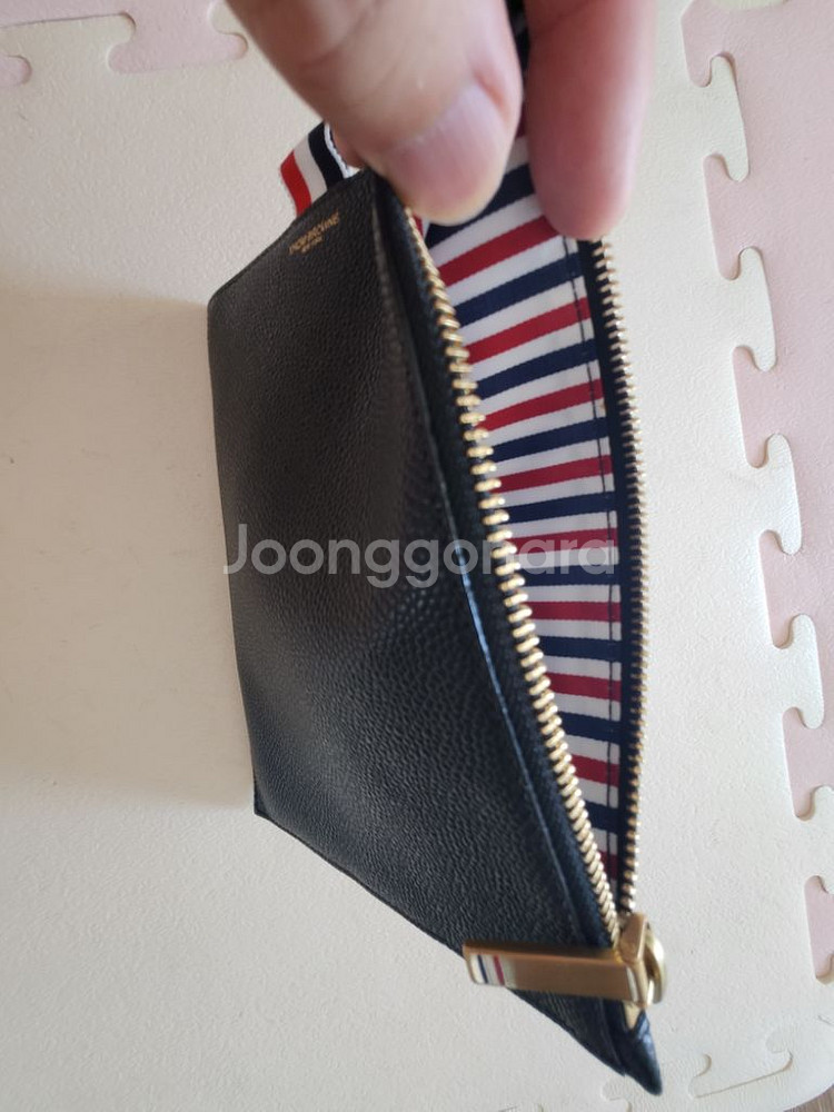 루이비통 톰브라운 스몰 파우치 팝니다.--4