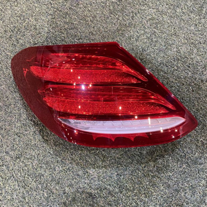 w213 벤츠e클래스 운전석 뒤 램프