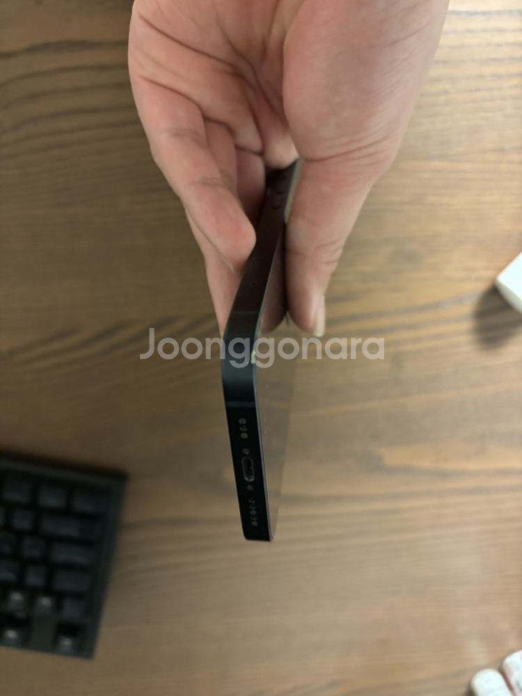 아이폰13 블랙 256기가 생활기스 있음!--7
