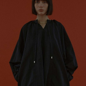 에토스 ethos crunch blouse