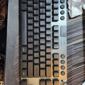 로지텍 g913 텐키리스 팝니다