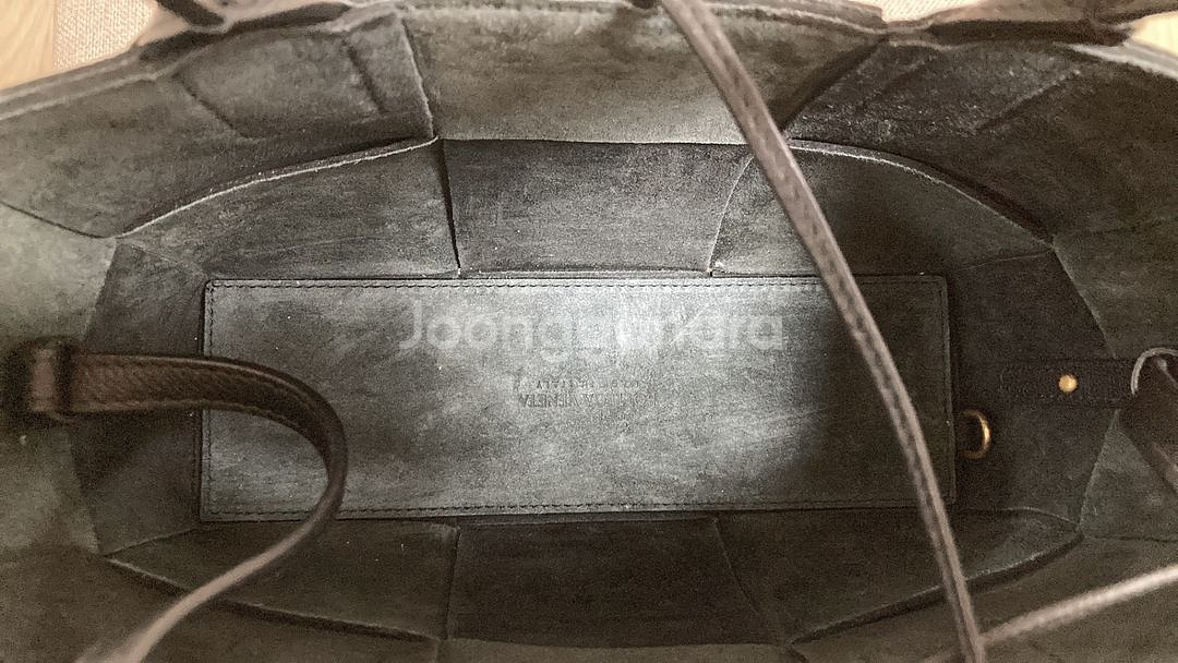 보테가베네타 미니 아르코 토트 (블랙)--6