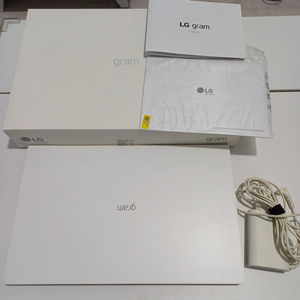LG 그램 2020년식 15인치 i5/8G/256G