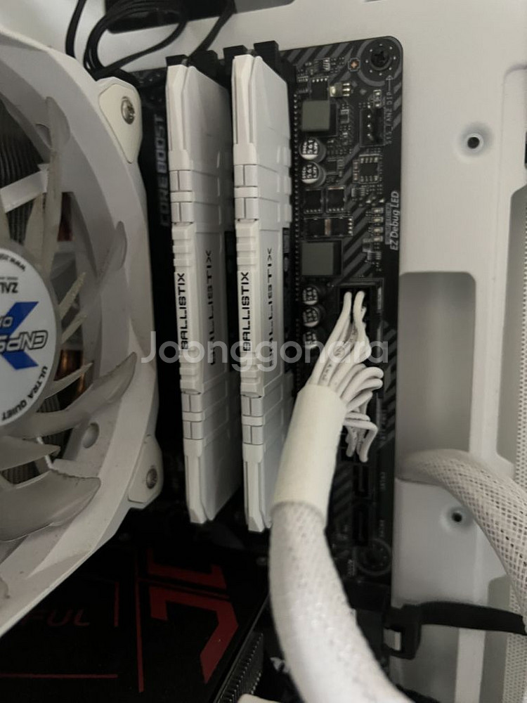 crucial ram DDR4-3200 8+8팝니다--1