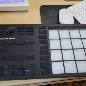 NI MASCHINE MK3 MIKRO 머신