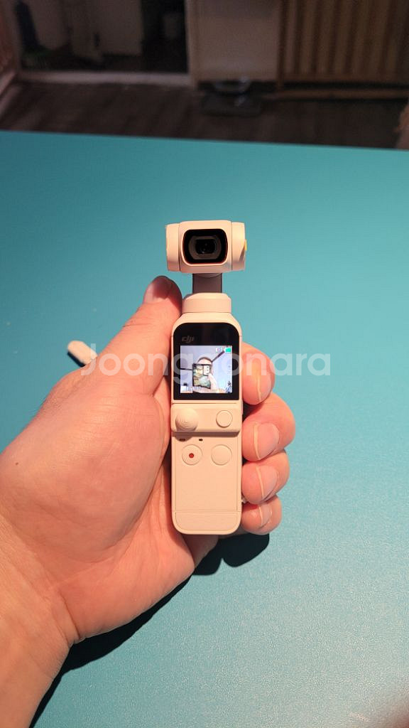 dji 오즈모 포켓2 썬셋 화이트 S급 팝니다.--7