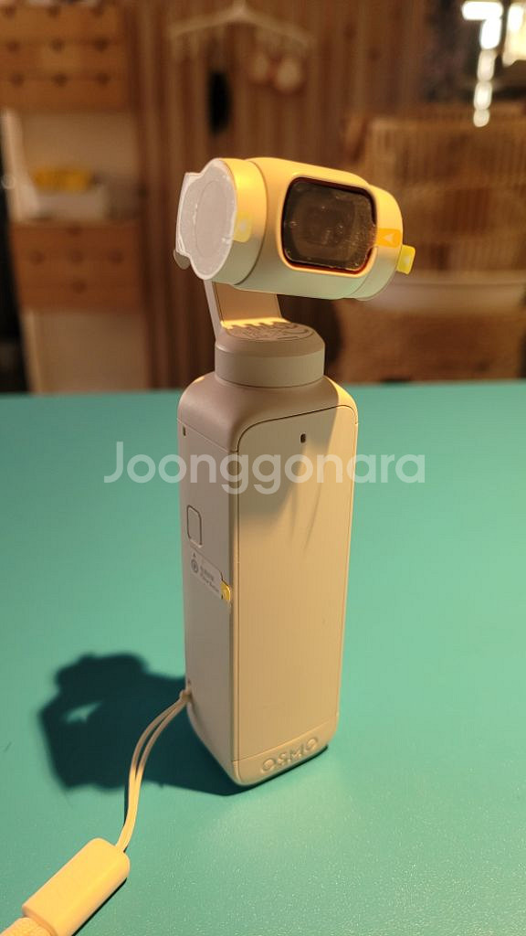 dji 오즈모 포켓2 썬셋 화이트 S급 팝니다.--6