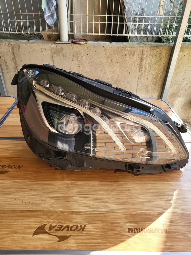 벤츠 W212 E클래스 후기형 조수석 라이트--2