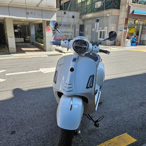 베스파 GTS300 20년식 2389km 팔아요