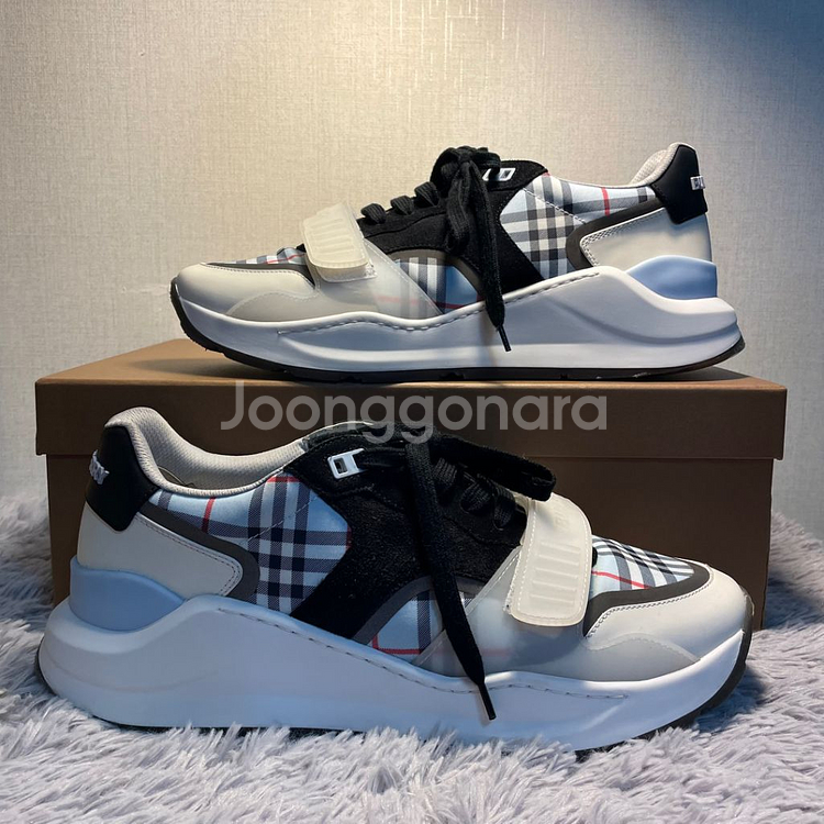 [43/280] 버버리 레지스 로우탑 스니커즈--0