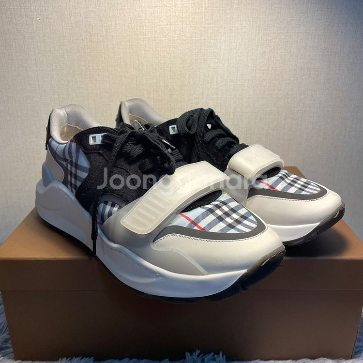 [43/280] 버버리 레지스 로우탑 스니커즈--4