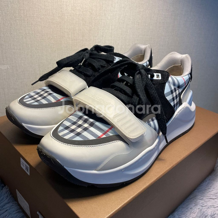 [43/280] 버버리 레지스 로우탑 스니커즈--8