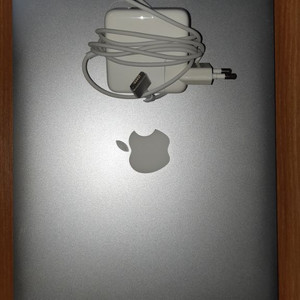 맥북에어 2012미드/4G/256G 13인치판매합니다.