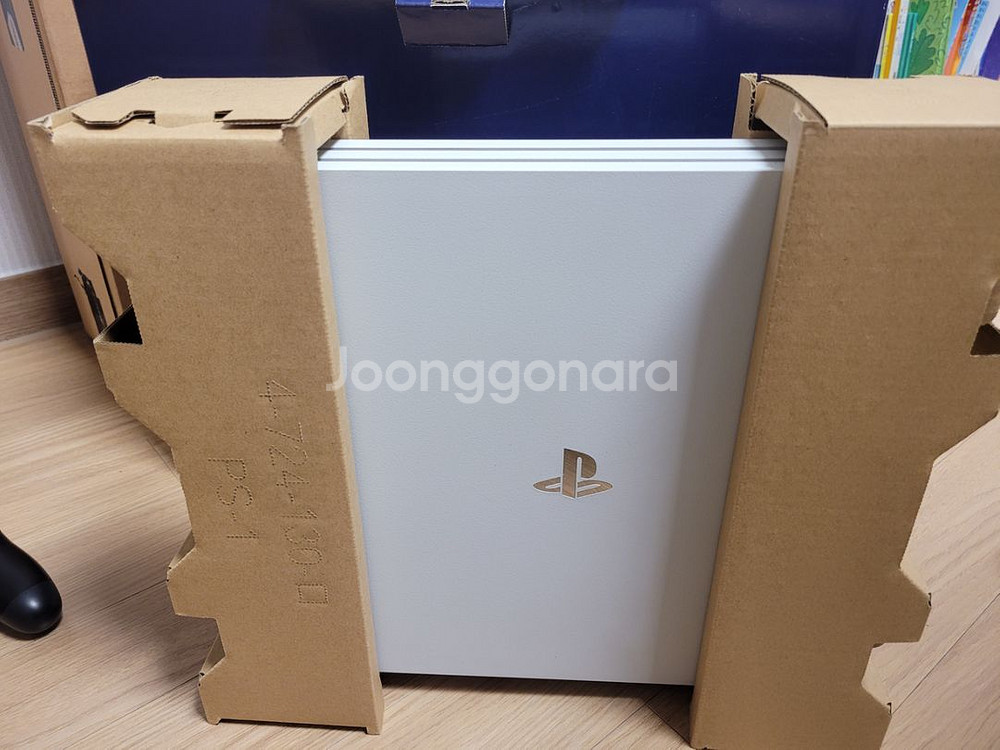 ps4 pro 입니다--1