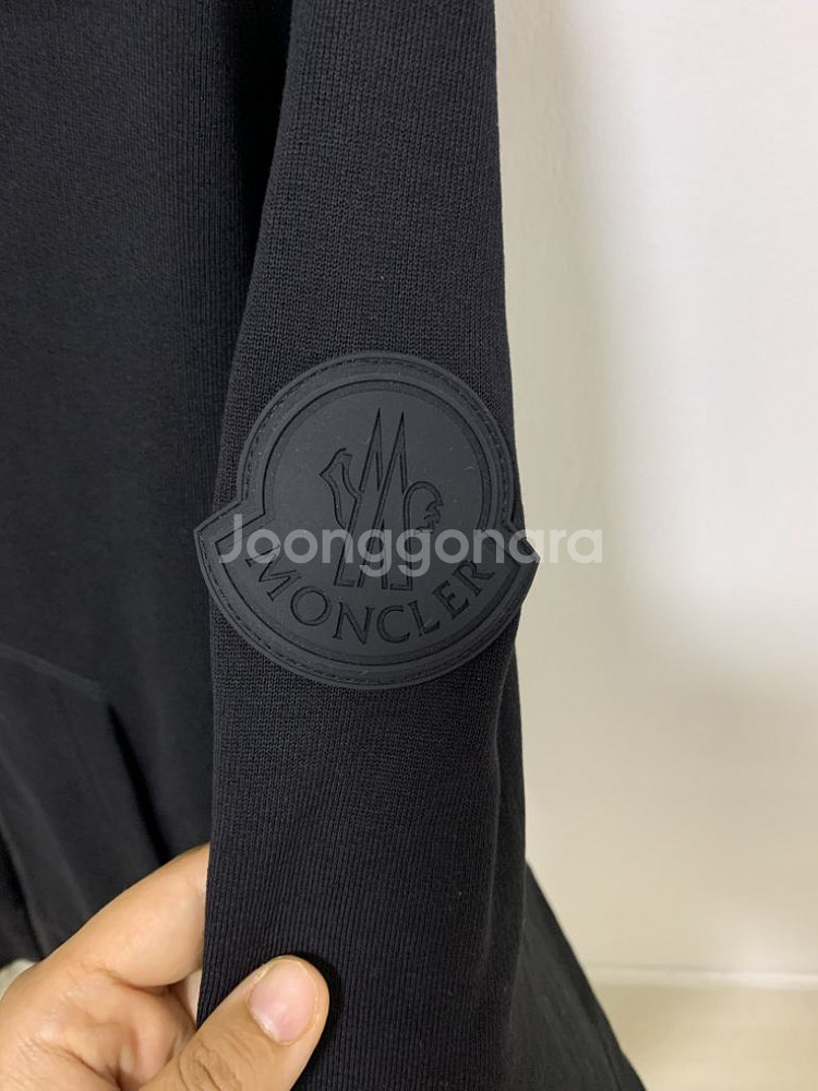 (정품/새상품) 몽클레어 남자 후드점퍼--1